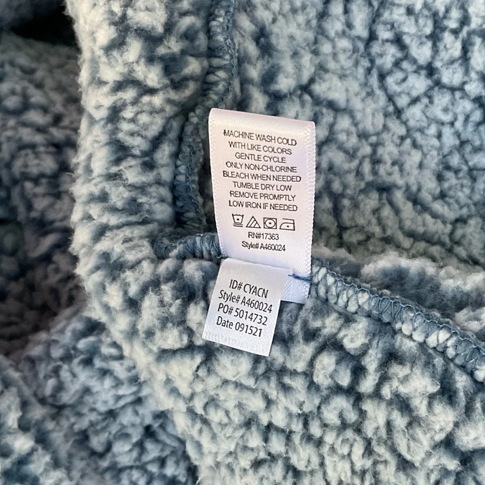 Koolaburra by UGG Light blue soft Gray Sherpa Vest with pockets Size 2X